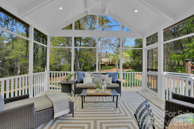 10721 Jordan Rae Lane, Charlotte, NC 28277