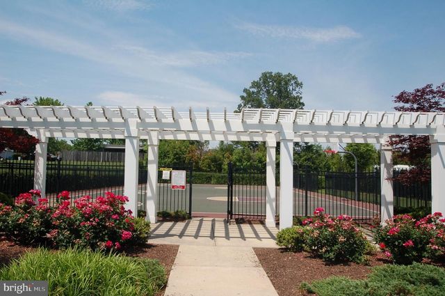 32 HUNTING CREEK LN, Stafford, VA 22556