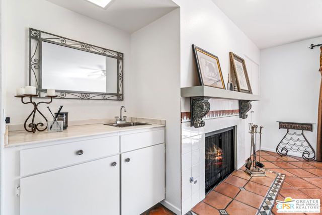 215 Calle Bravo, Palm Springs, CA 92264