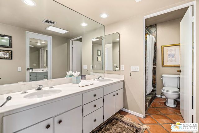 215 Calle Bravo, Palm Springs, CA 92264