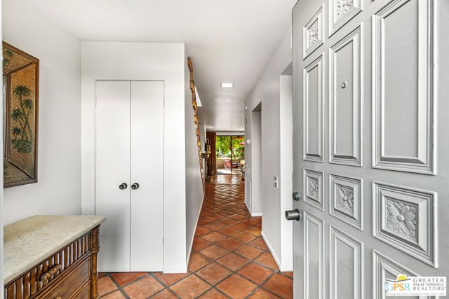 215 Calle Bravo, Palm Springs, CA 92264