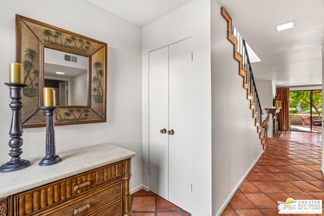 215 Calle Bravo, Palm Springs, CA 92264