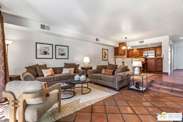 215 Calle Bravo, Palm Springs, CA 92264