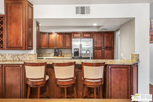 215 Calle Bravo, Palm Springs, CA 92264