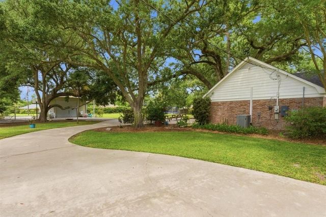 1218 Bernadette Drive, Sulphur, LA 70663