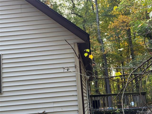 2627 Logging Trail Trail, Brighton, MI 48114