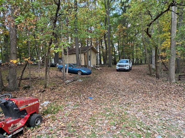 2627 Logging Trail Trail, Brighton, MI 48114