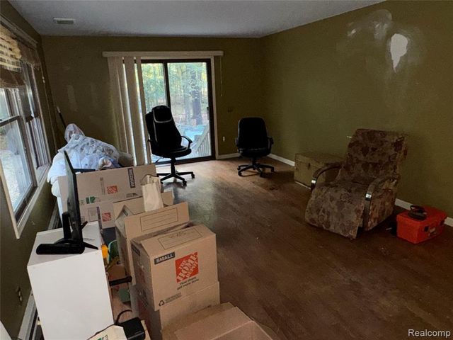 2627 Logging Trail Trail, Brighton, MI 48114