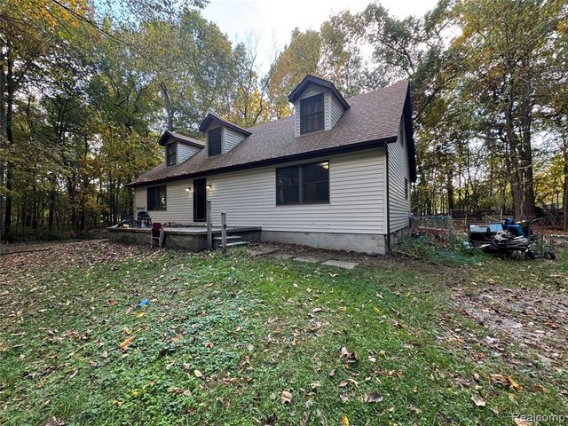 2627 Logging Trail Trail, Brighton, MI 48114