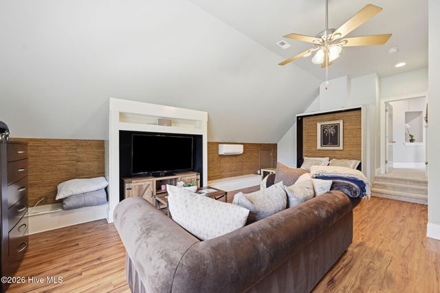 102 N Stargazer Court, Hampstead, NC 28443