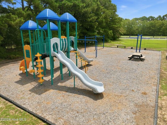 102 N Stargazer Court, Hampstead, NC 28443
