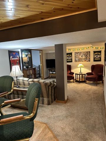 1500 GENEVA ROAD, Menasha, WI 54952