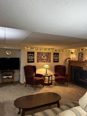 1500 GENEVA ROAD, Menasha, WI 54952