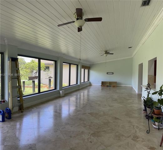 5425 SW 190th Avenue, Southwest Ranches, FL 33332