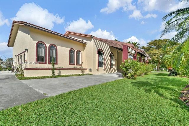 5425 SW 190th Avenue, Southwest Ranches, FL 33332