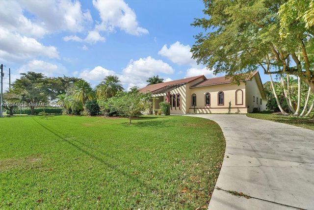 5425 SW 190th Avenue, Southwest Ranches, FL 33332
