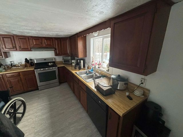 257 Exeter Road, Epping, NH 03042