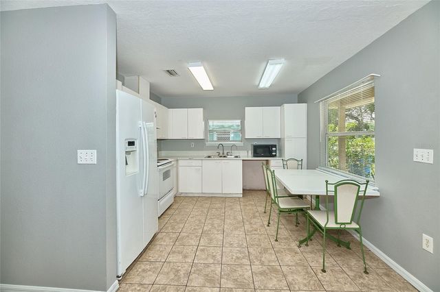 212 13TH AVENUE W, Bradenton, FL 34205