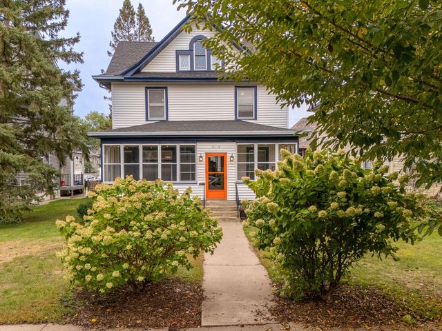 2012 Selby Avenue, Saint Paul, MN 55104