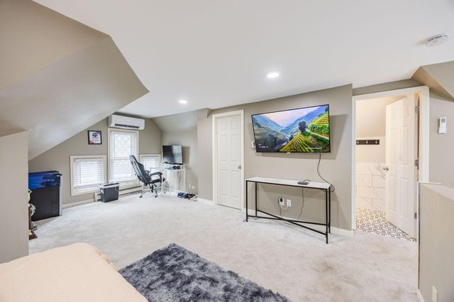 2012 Selby Avenue, Saint Paul, MN 55104
