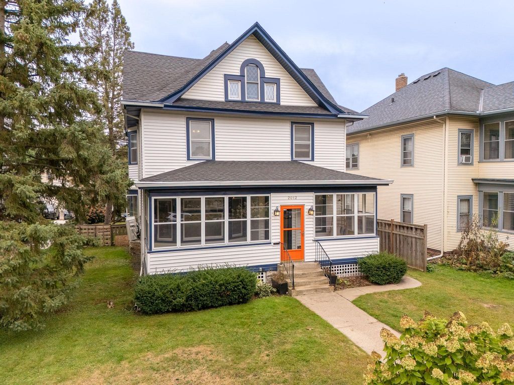 2012 Selby Avenue, Saint Paul, MN 55104