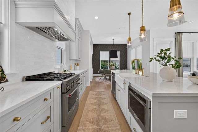 2525 DARTMOUTH AVENUE N, St Petersburg, FL 33713