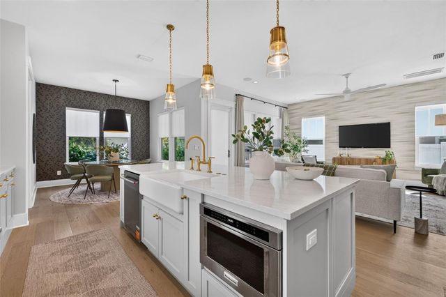 2525 DARTMOUTH AVENUE N, St Petersburg, FL 33713