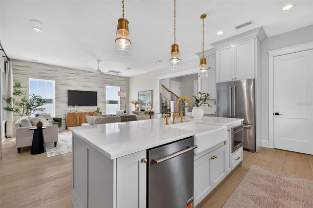 2525 DARTMOUTH AVENUE N, St Petersburg, FL 33713