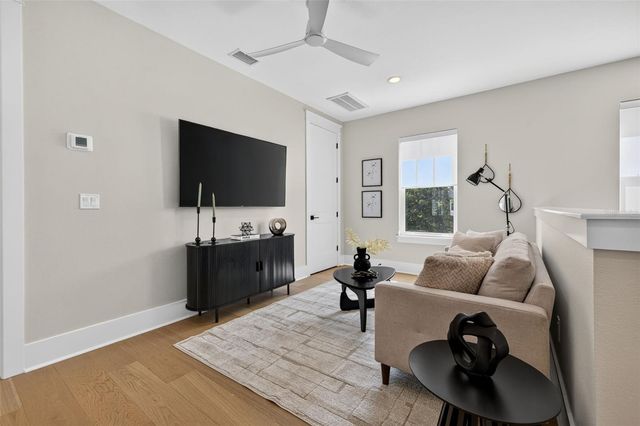 2525 DARTMOUTH AVENUE N, St Petersburg, FL 33713