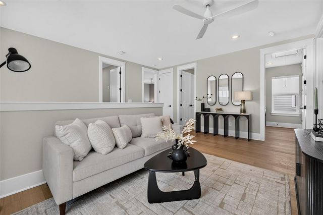 2525 DARTMOUTH AVENUE N, St Petersburg, FL 33713