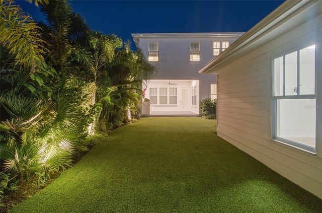 2525 DARTMOUTH AVENUE N, St Petersburg, FL 33713