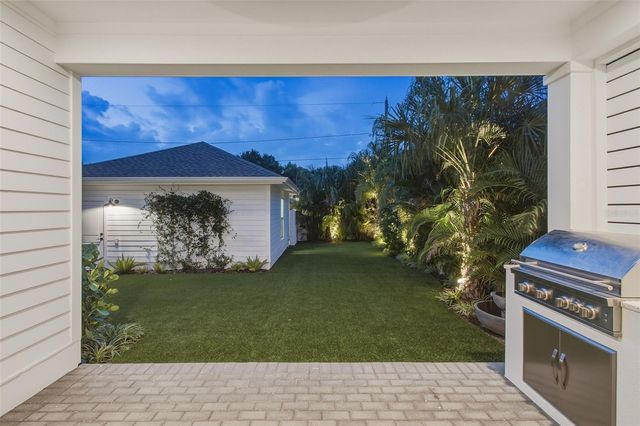 2525 DARTMOUTH AVENUE N, St Petersburg, FL 33713