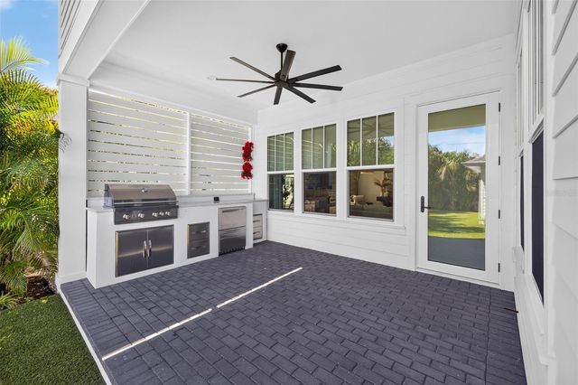 2525 DARTMOUTH AVENUE N, St Petersburg, FL 33713