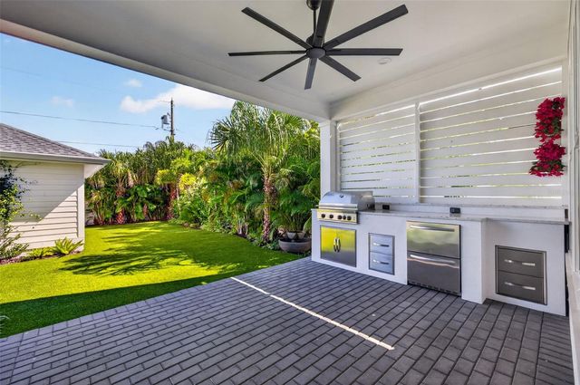 2525 DARTMOUTH AVENUE N, St Petersburg, FL 33713