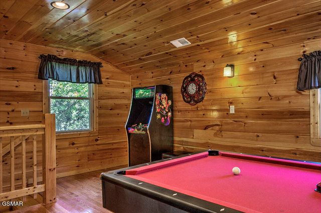 1742 Pulaski Lane, Sevierville, TN 37862