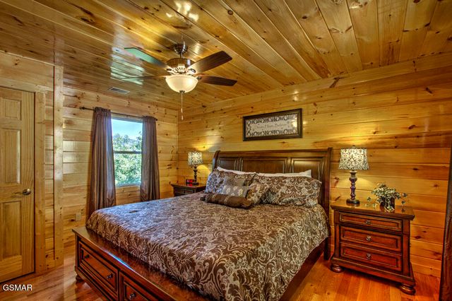 1742 Pulaski Lane, Sevierville, TN 37862