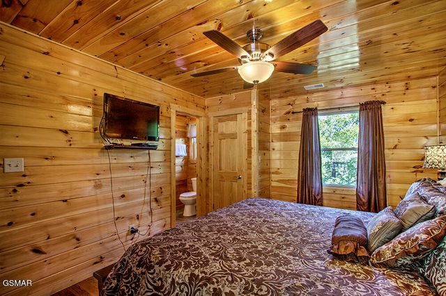 1742 Pulaski Lane, Sevierville, TN 37862