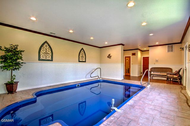 1742 Pulaski Lane, Sevierville, TN 37862