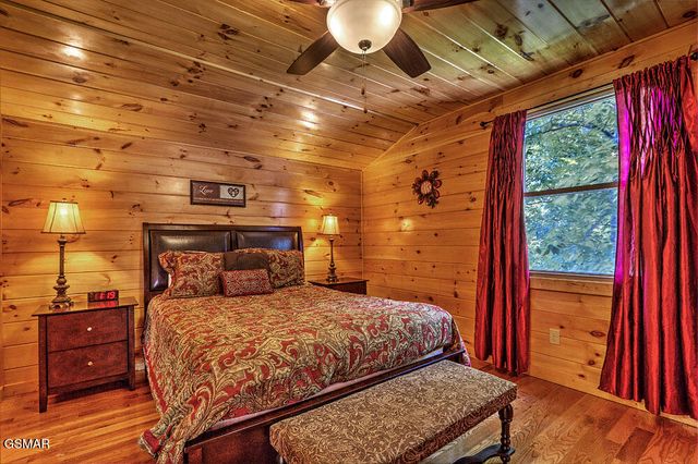 1742 Pulaski Lane, Sevierville, TN 37862