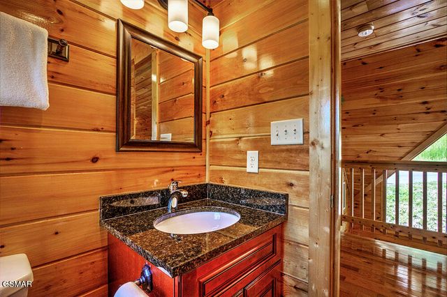 1742 Pulaski Lane, Sevierville, TN 37862