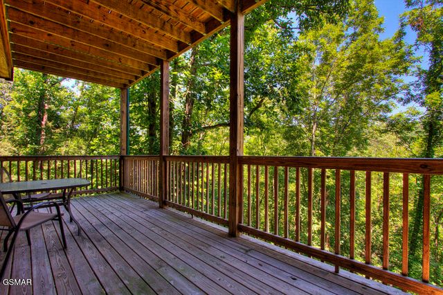 1742 Pulaski Lane, Sevierville, TN 37862