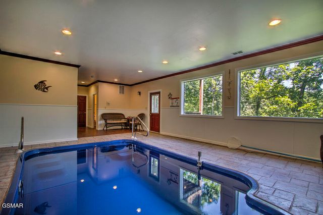 1742 Pulaski Lane, Sevierville, TN 37862