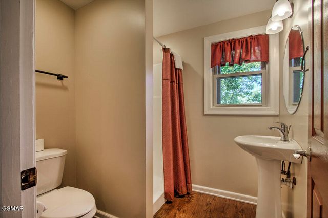 1742 Pulaski Lane, Sevierville, TN 37862