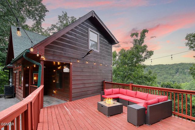 1742 Pulaski Lane, Sevierville, TN 37862
