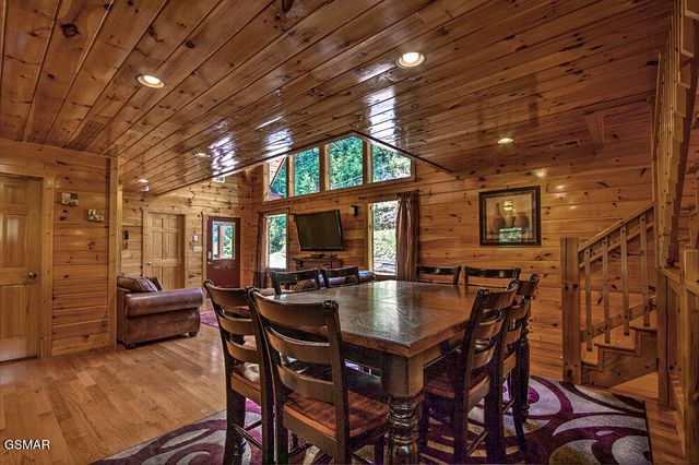 1742 Pulaski Lane, Sevierville, TN 37862