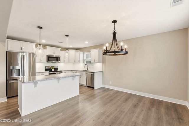 7913 Cultivator Ct, Louisville, KY 40291