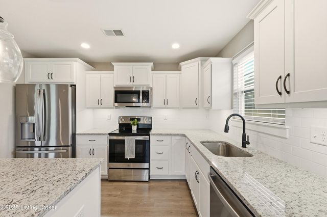 7913 Cultivator Ct, Louisville, KY 40291