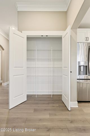 7913 Cultivator Ct, Louisville, KY 40291