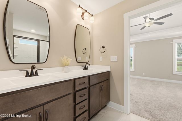 7913 Cultivator Ct, Louisville, KY 40291