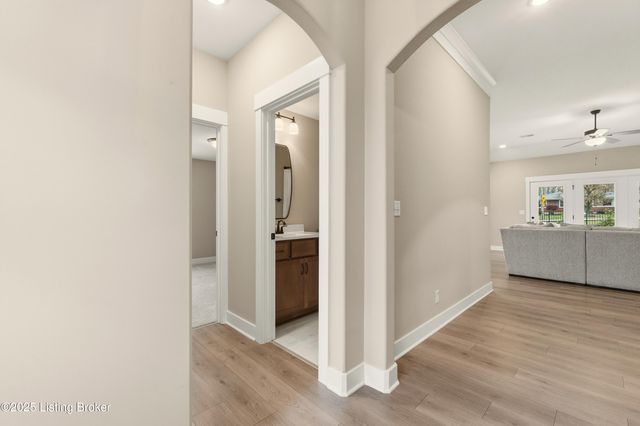 7913 Cultivator Ct, Louisville, KY 40291